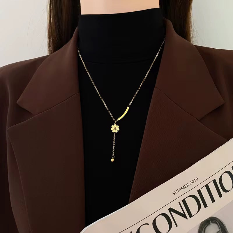 COLLIER PENDENTIF FLEUR